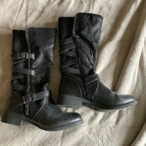tall black heeled boots